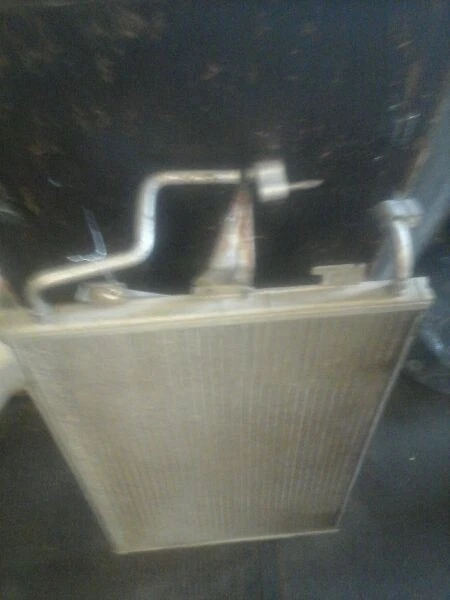 Condensador de aire acondicionado Chevrolet Chevy Cavalier 95-05 Foto 3 de 4