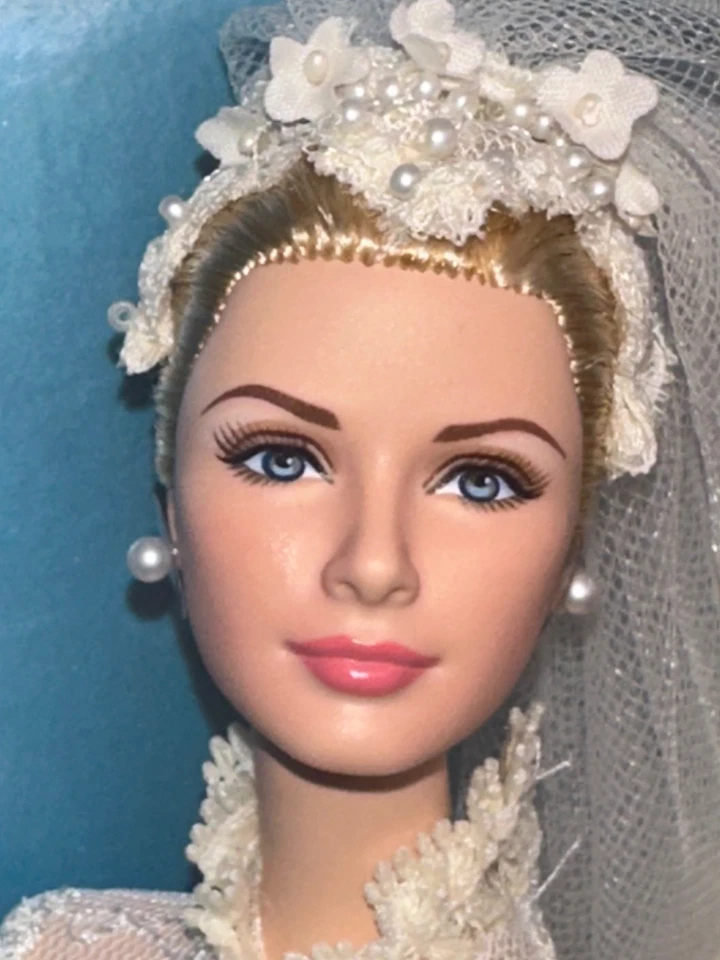 Barbie Collector Gold Label 2011 Mattel “Grace Kelly The Bride” #T7942 *Sin usar, en caja original* Foto 2 de 4