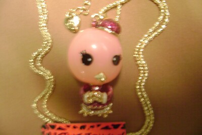 NWT- BETSEY JOHNSON CUTE PINK CRYSTAL CHICKEN  PENDANT NECKLACE -USA SELLER