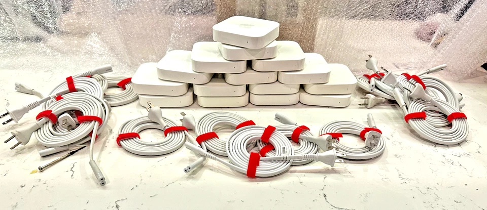 Same Day Shipping Apple Airport Express 2nd Gen A1392 w/Cable MC414LL/A Airplay - Image 3 of 4