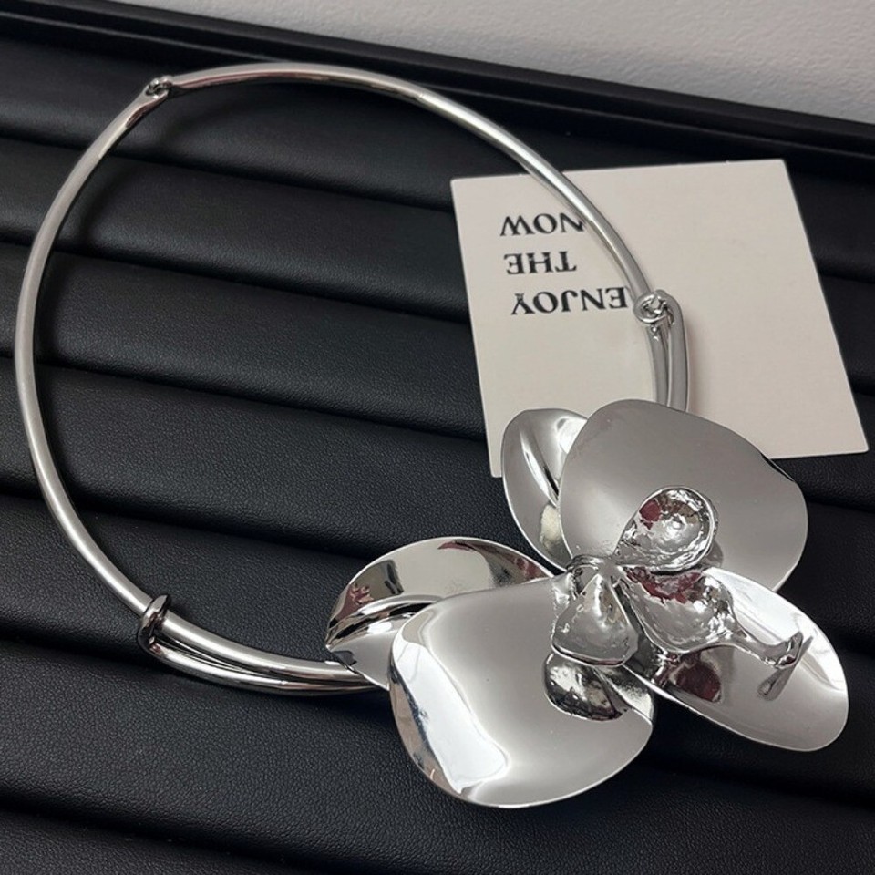 Oversize Large Metal Flower Necklace Bohemian Exaggerated Choker