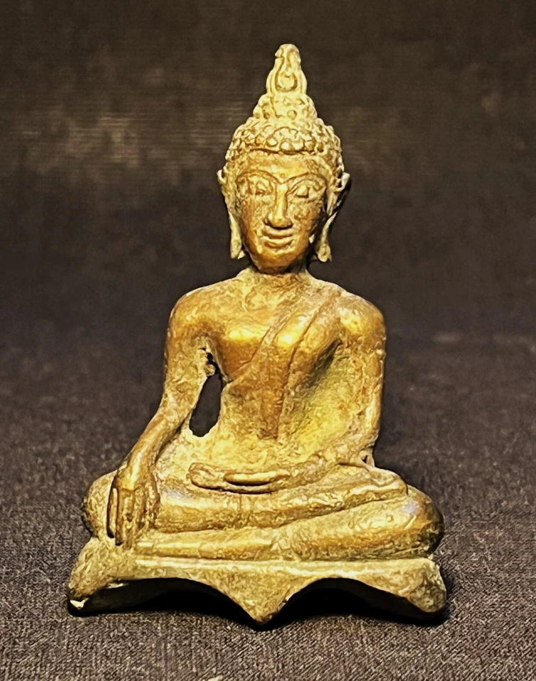 ANTIGUO AMULETO DE BUDA TAILANDÉS PHRA CHIANG SAEN SING 3 BUDA BRONCE Foto 2 de 4