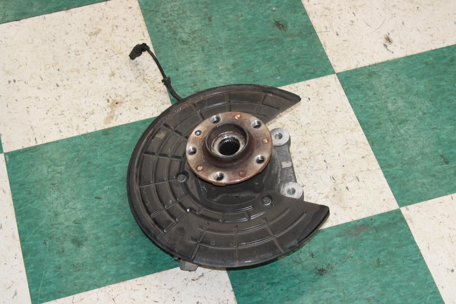 14-17 Ghibli 3.0L Rear Left Driver LH LR Spindle Knuckle Hub Assy Factory OE OEM