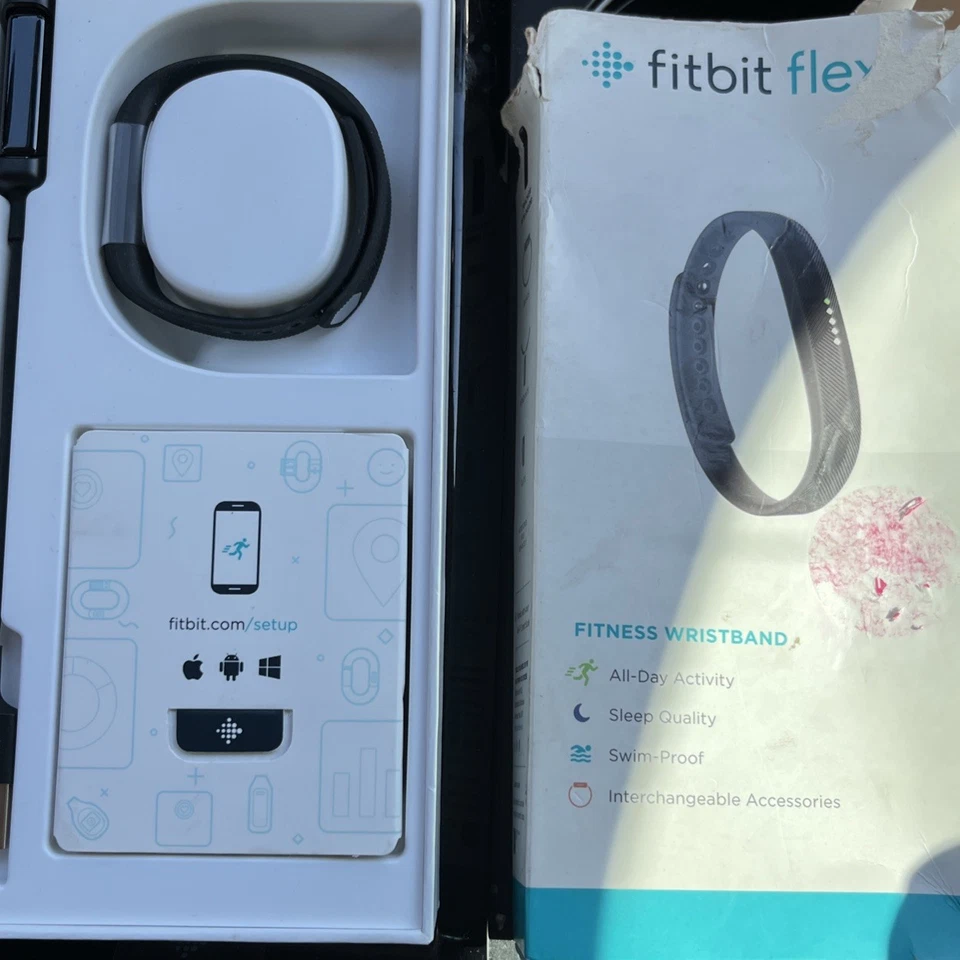 NEU Fitbit Flex 2 Gesundheit Aktivität Schlaf Tracker Sport S & L Band Bluetooth - Bild 2 von 3