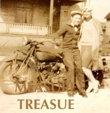 C.1920 MOTORCYCLE, MAN DRESSED IN LADY'S CLOTHES, GOGGLES HIGH HEELS PHOTO F10