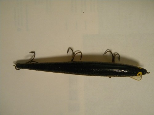 Vtg Rebel 5 1/2" Floating Minnow Gold/Black S 1302 w/ Box Preowned - Picture 3 of 4
