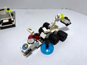LEGO Space:  Exploriens: Android Base 6958 (1996) + Alien Fossilizer 6854