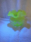 Vintage Fenton Uranium Honeysuckle Coin Dot Ruffled Glass Vase Unsigned C1970's