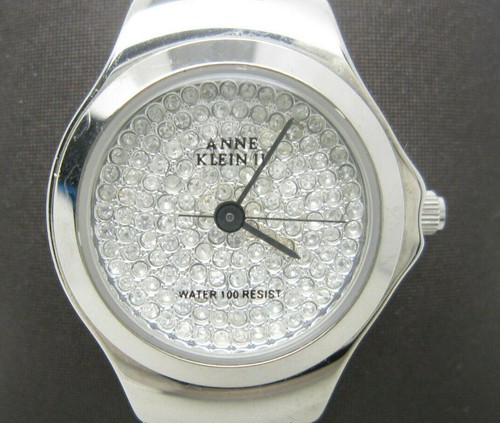 Damenuhr Anne Klein II 100ft WR Kristalle Analog 25mm Zifferblatt (C257)