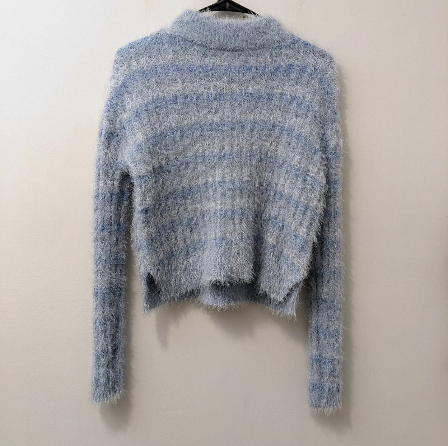 Y2K striped sweater Vintage Y2K cropped fuzzy striped mock neck turtleneck small