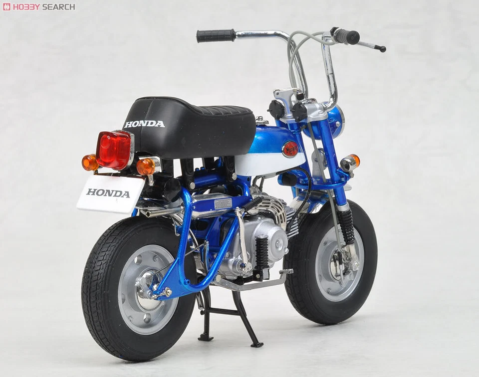 EBBRO 1/10 Scale HONDA MONKEY Z50Z Blue Color w/Original Box - Image 2 of 4