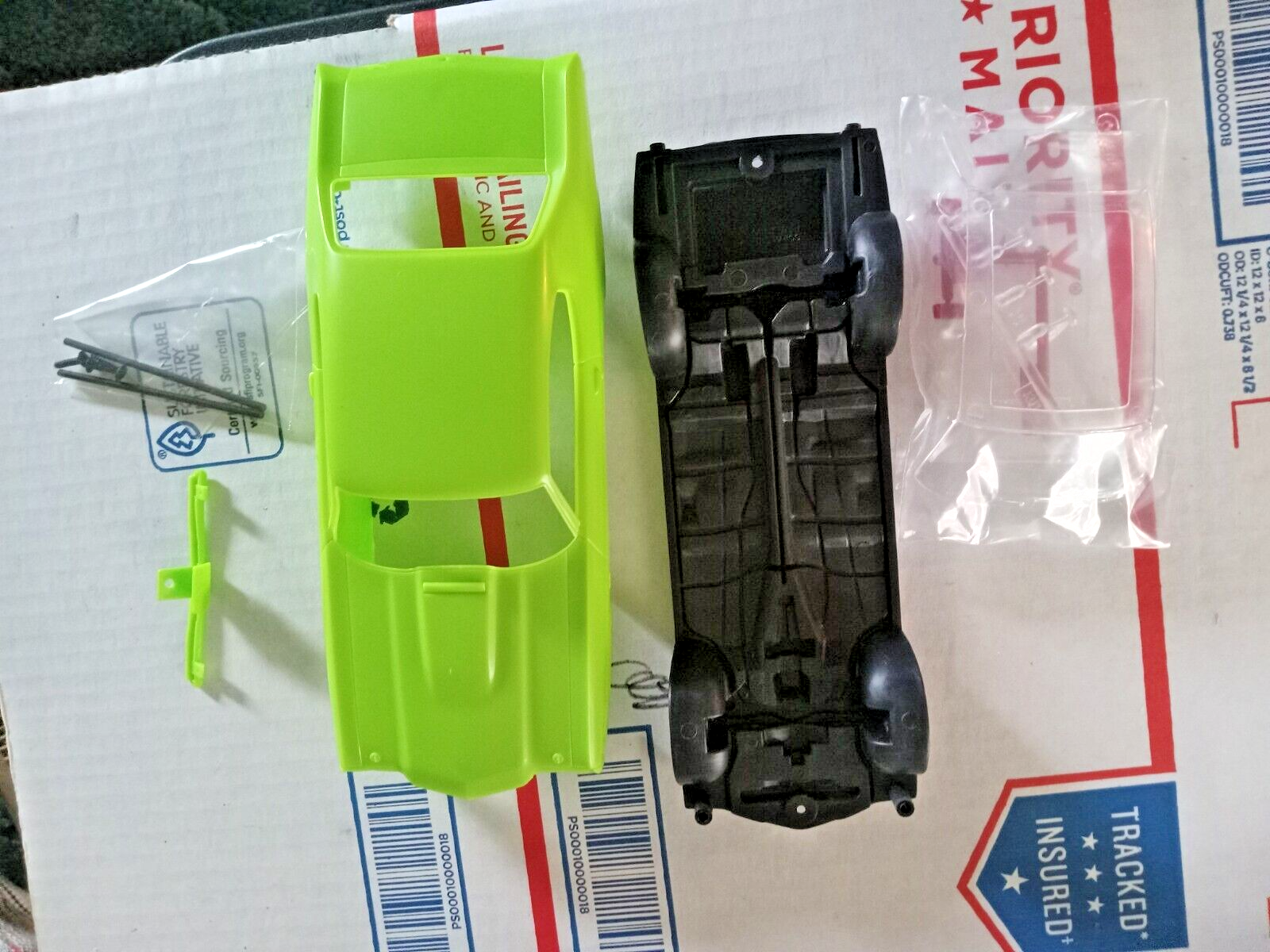HERE IS A NICE UNKNOWN CAR BODY W/FRAME AND CLEAR PART 1/24/25 SCALE Part only