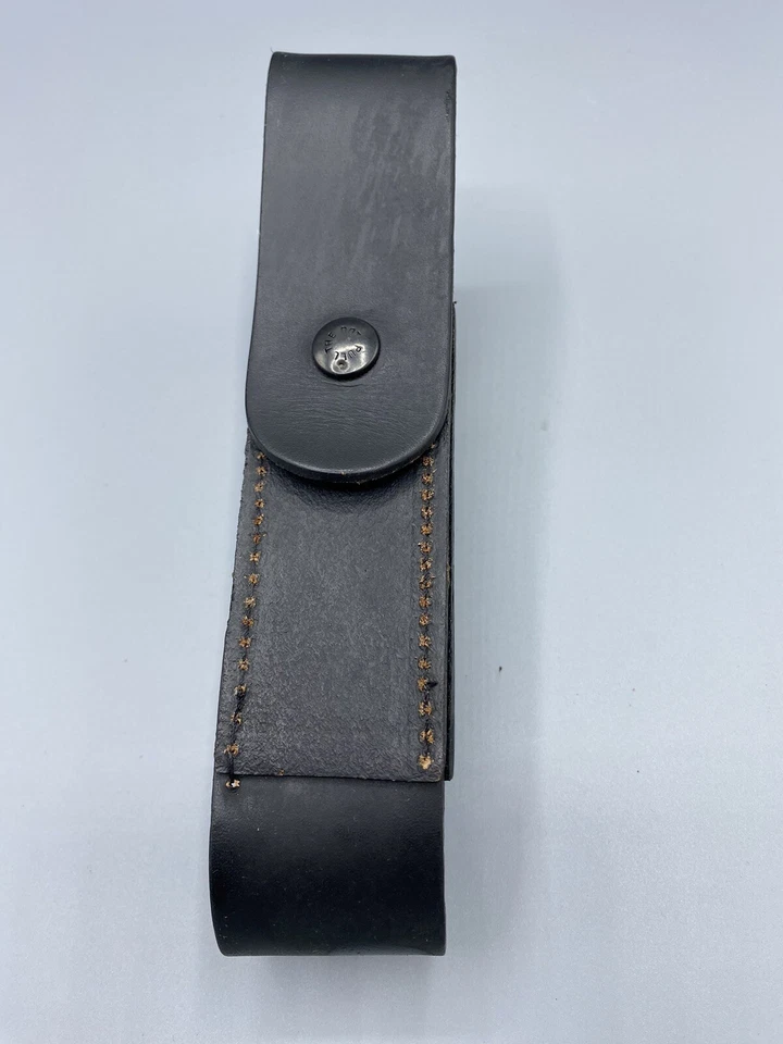 Safariland #38    Mace Holder  Top Flap   Plain Black, Black Snap - Изображение 3 из 4