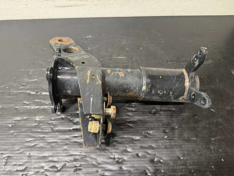 Tubo eje basculante izquierdo Polaris Xpedition 325 425 Magnum 325 500 2000 1012740 Foto 2 de 4