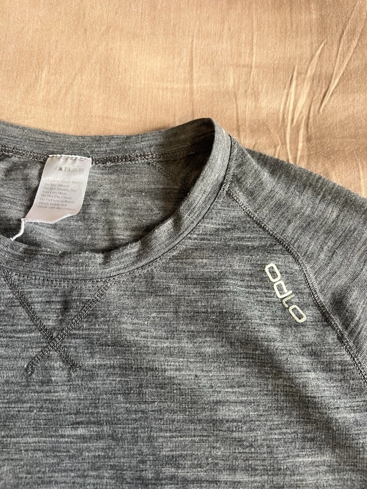 Odlo Light Active Sports Underwear T-Shirt Sz L Keeps You Dry Gray - Image 2 of 4