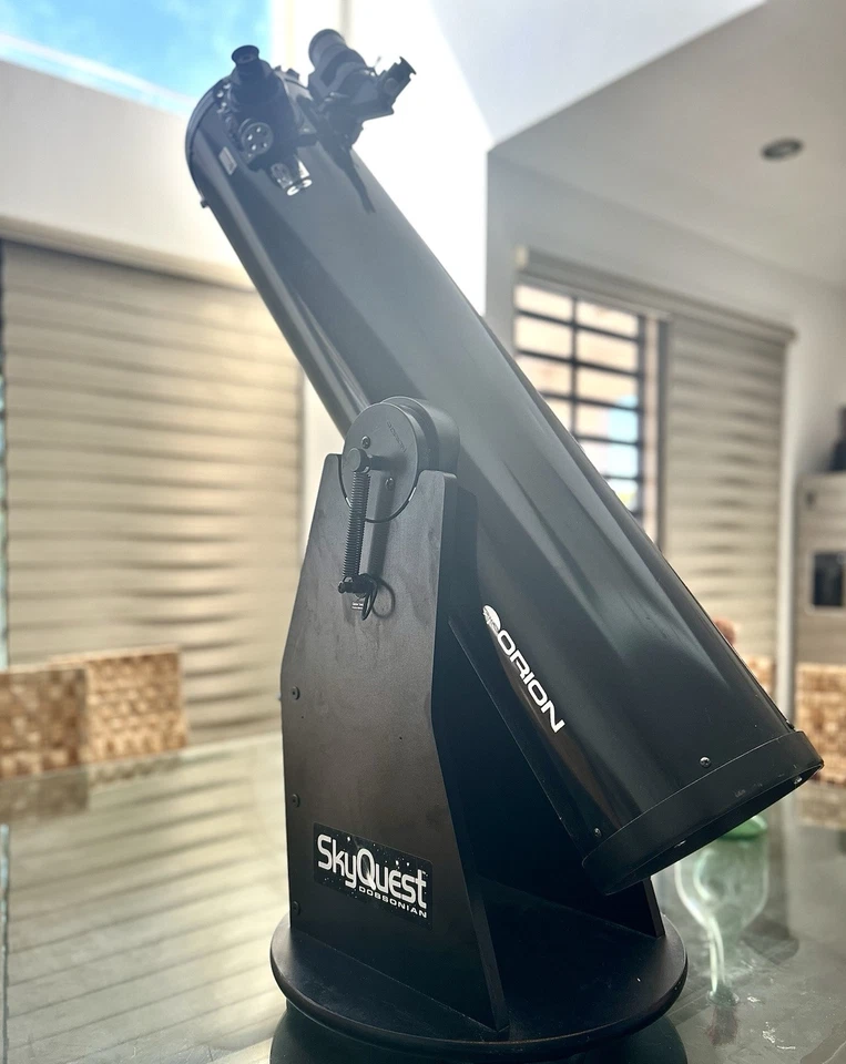 Orion SkyQuest XT8 Classic Dobsonian Telescope - Image 2 of 4