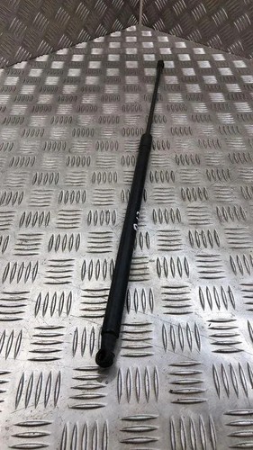 BMW 7 E65, E66, E67 Vordere linke Motorhaubendämpfer 51238240596 3.00 31818942