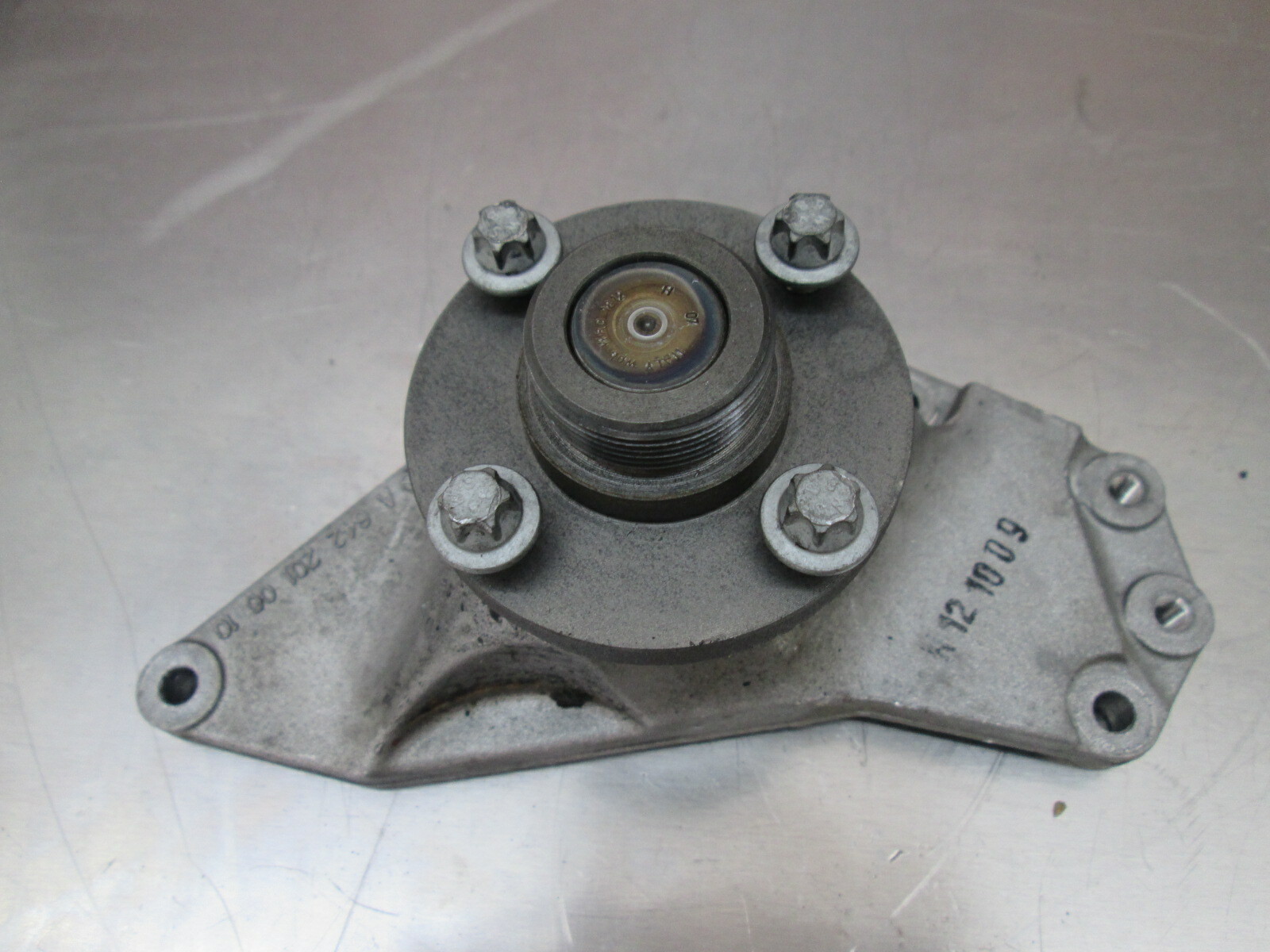 Mercedes-Benz OM642 Lagergehäuse Riemenspanner A6422000300  