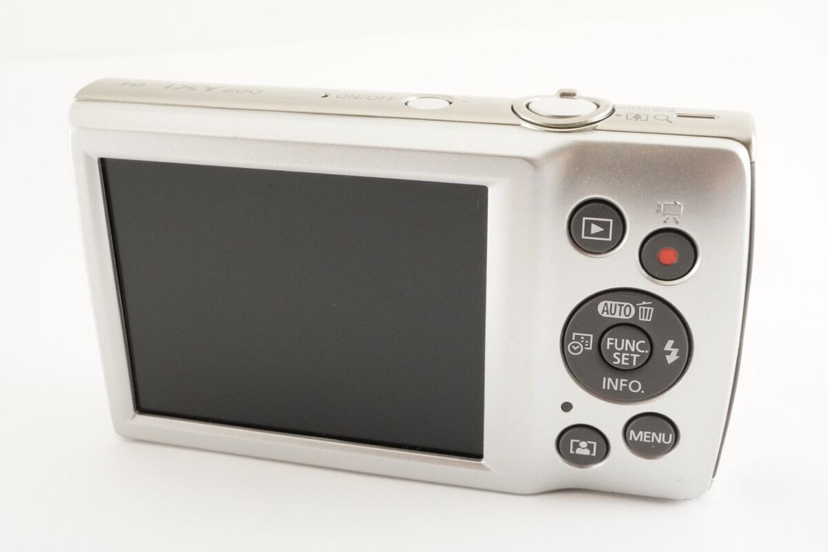 Canon IXY 200 Silver With 4GB SDHC Card Compact Digital Canon IXY 200 Silver With 4GB SDHC Card Compact Digital