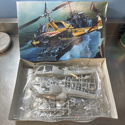UH-1C Frog Helicopter Plastic Model Kit MRC Huey Complete Contents Sealed 1/35