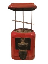Chêne Mfg. Distributeur automatique de bonbons rouges Co. 13' de haut. (moins globe)