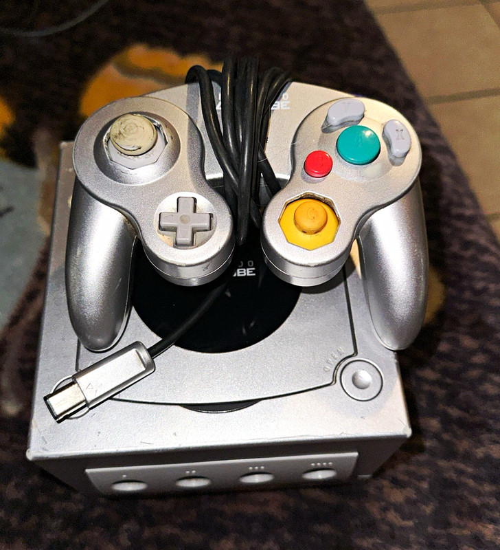 Nintendo GameCube Silver Home Console w/ Controller DOL-001 NTSC-U/C Memory Slot
