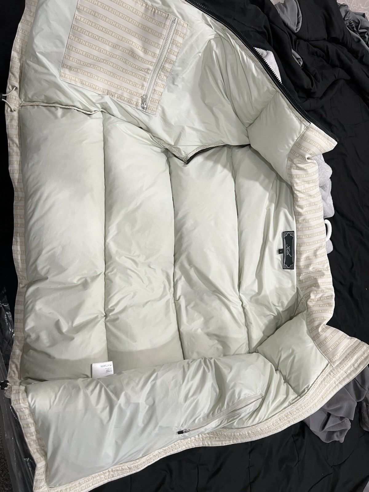 Kith Temperature Activated Killington Puffer - image 3