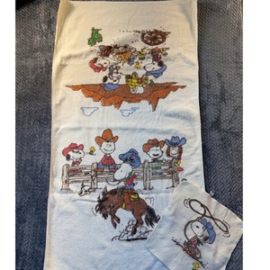 Vintage 1982 Peanuts Snoopy Cowboy Horse Western Bath Towel Washcloth Set