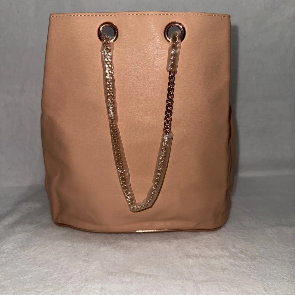 Bolso Cubo Paco Rabanne Olympea Rubor Rosa Oro Rosa Imitación Cuero Foto 3 de 4