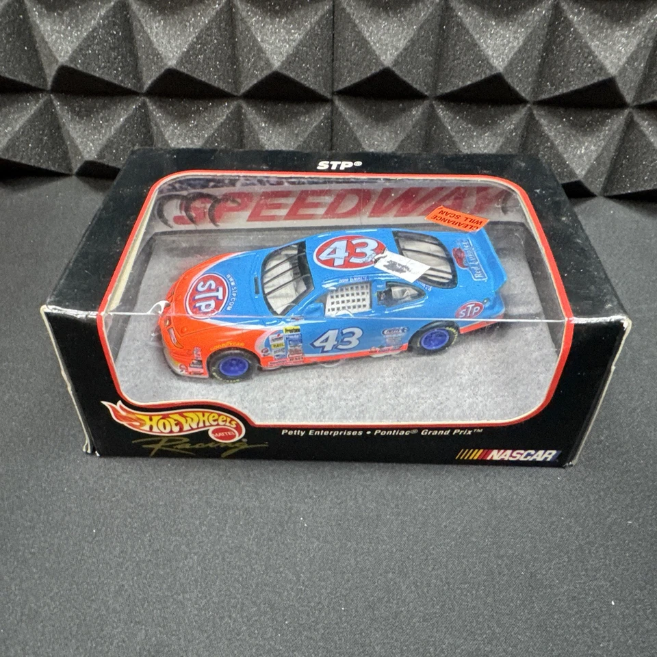 De colección 1998 Hot Wheels Nascar #44 Richard Petty escala 1/43 Foto 2 de 4