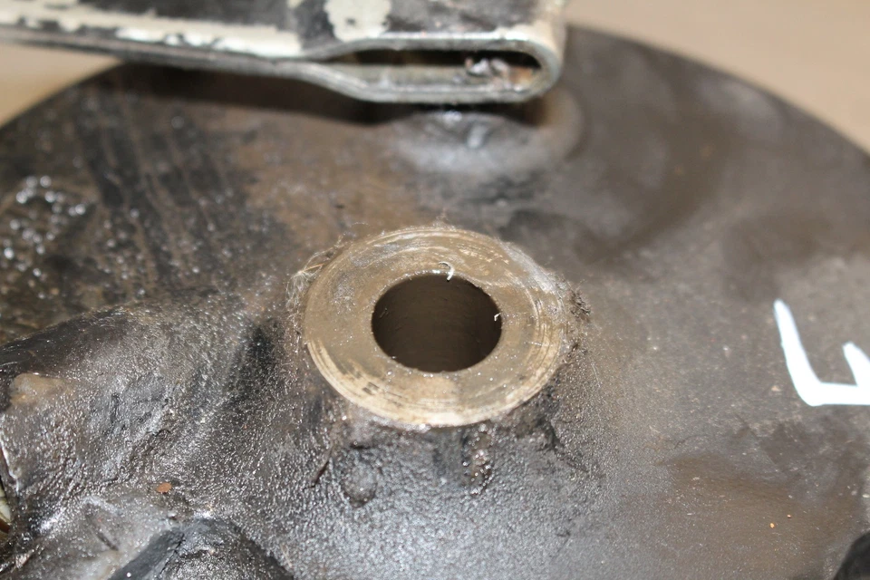 1980 Yamaha XT250 FRONT BRAKE DRUM ASSEMBLY W822 - Image 3 of 4