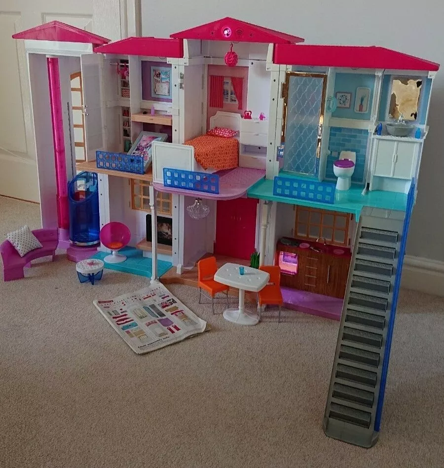 Hello barbie sale dreamhouse