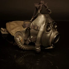 1944 WW2 USN NDO Mark 1 gas mask.