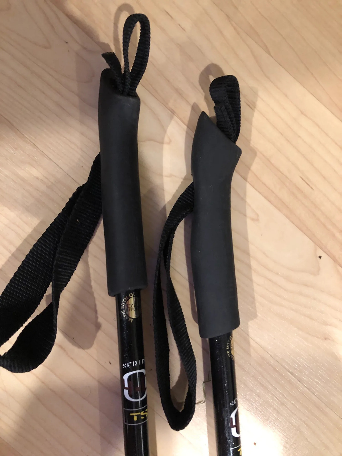 56in (140cm) Leki Tahoma All Mountain Ski Poles (Used)