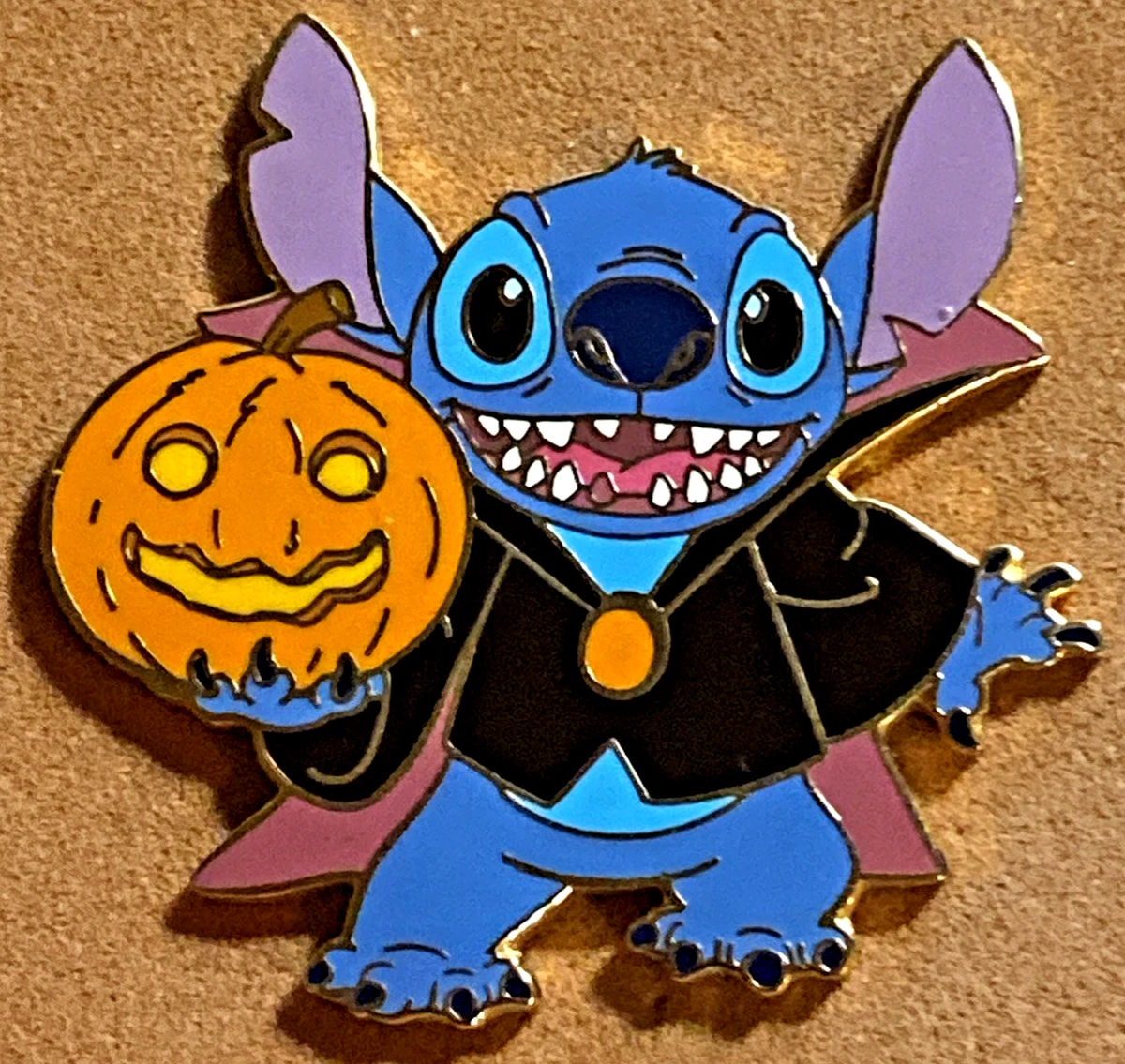 Halloween 2003 Walt Disney World Patches & Pins (1968-Now) for