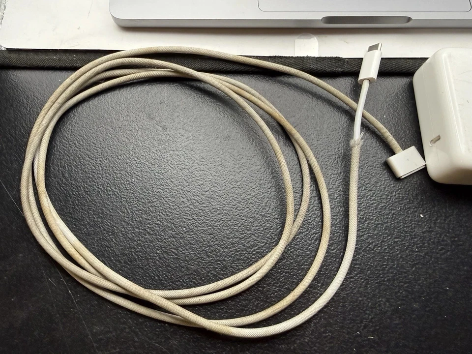 Apple MacBook Pro 14" 2021 M1 Pro GPU 16GB RAM 512GB SSD - Image 3 of 4