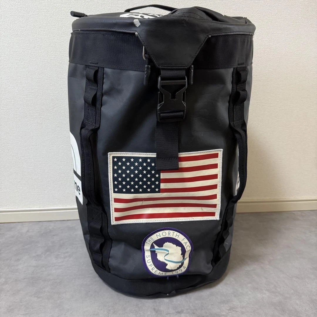 Sac de voyage Supreme The North Face noir édition limitée homme modèle rare Collabora