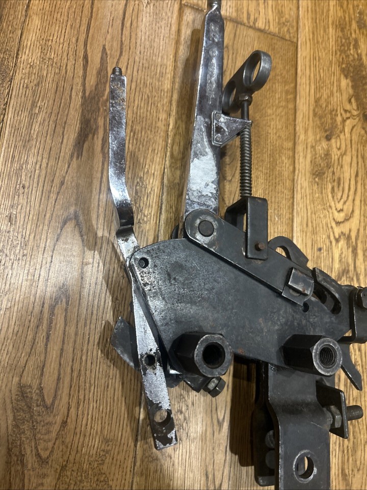 Vintage VTG Mr. Gasket V Gate Vertical shifter 4 speed Muncie etc ...