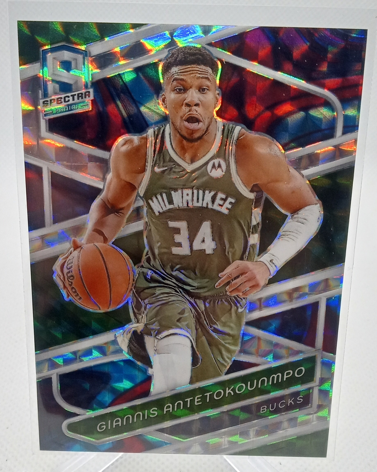 2023-24 Panini Spectra #125 Giannis Antetokounmpo Interstellar #/99