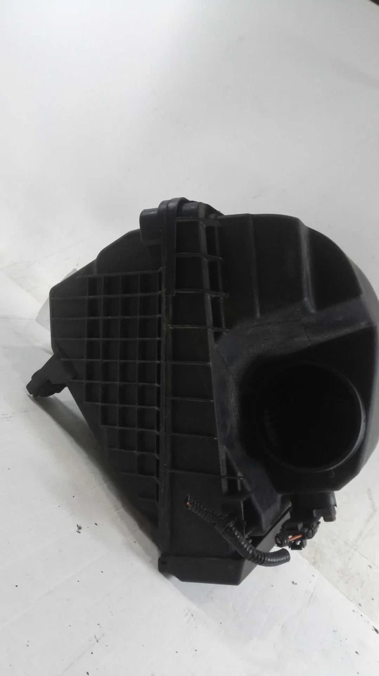 2018 Kia Sorento 3.3L Air Cleaner Assembly OEM Black 124K Miles NJ25-18005 - Image 2 of 4