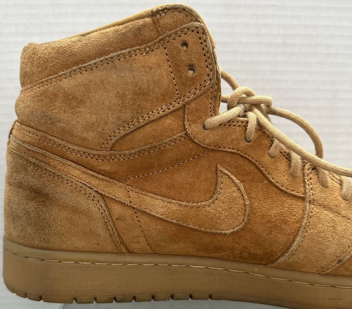 Nike Jordan 1 Retro High Top Mens Size 12 Wheat Suede Nike Jordan 1 Retro High Top Mens Size 12 Wheat Suede