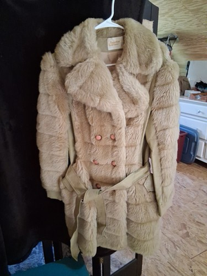 #ad Vintage Fingerhut Fashion Sz 12 Faux Fur Coat Double Breasted With Pink Buttons $35.00