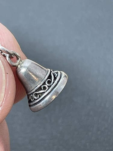 Vintage 16" Sterling Silver Italy Box Chain W/ .925 Ornate Caved Bell Pendant - Picture 6 of 7