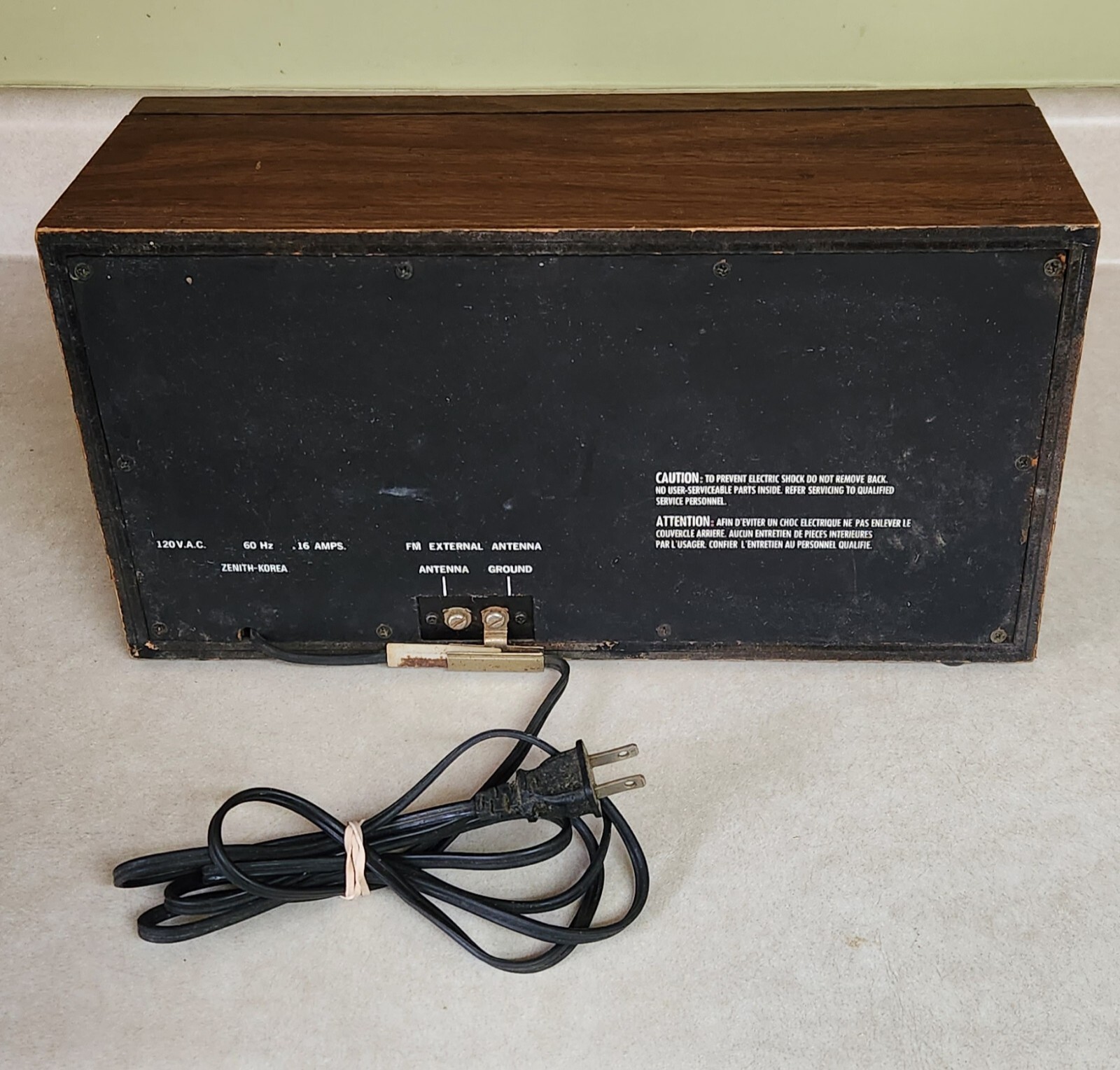 Vintage Zenith Table Top AM/FM Radio Model H422P Wood Grain Finish | eBay