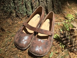 White Mountain Eureka Taupe Leather Floral Mary Jane Clogs Women Size 7 M | eBay