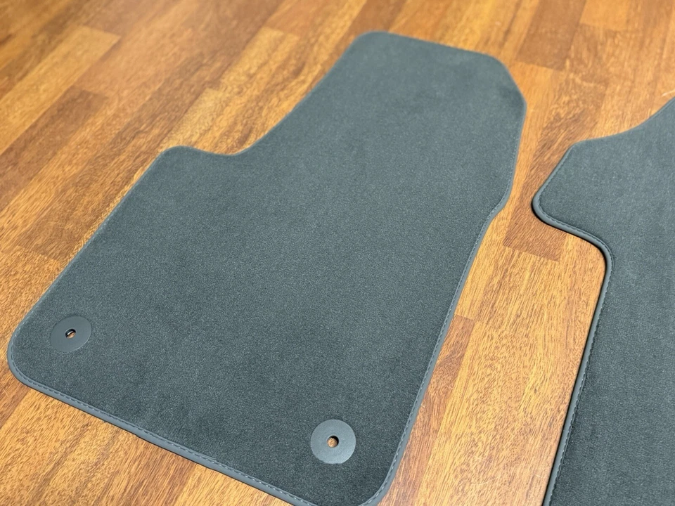 VW Transporter Multivan T7 2022-2024 Genuine Front Carpets 2pcs SeT - Image 4 of 4