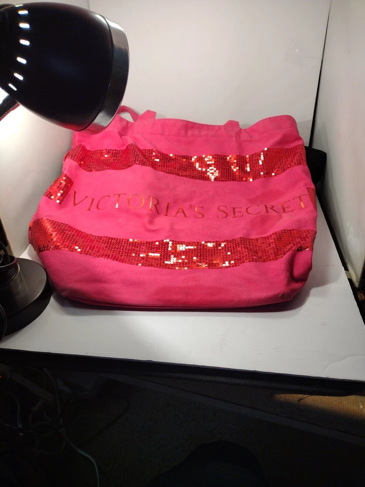 Bolsa tote Victoria Secret lantejoulas rosa vintage 18x18 com etiqueta original usada - Imagem 4 de 4