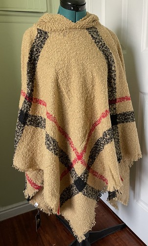 Women’s Hooded Winter Poncho, Sweater Poncho, One Size, Oversize - Picture 6 of 6