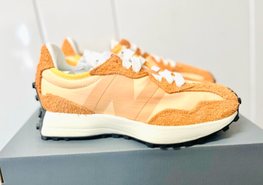 NEW BALANCE 327 Casual Women's Sneakers Shoes Orange Peach
