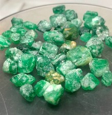 natural green rough emerald crystal gemstone raw lot 80-carat